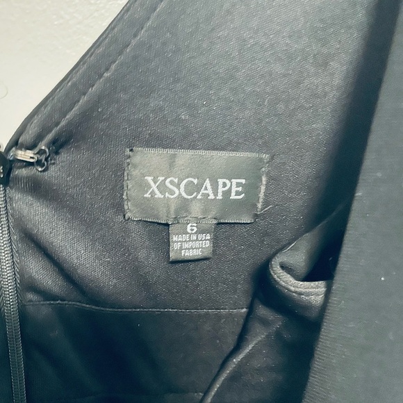 Xscape Black and White Striped Dress with sexy side cutouts Sz 6 - Picture 4 of 7